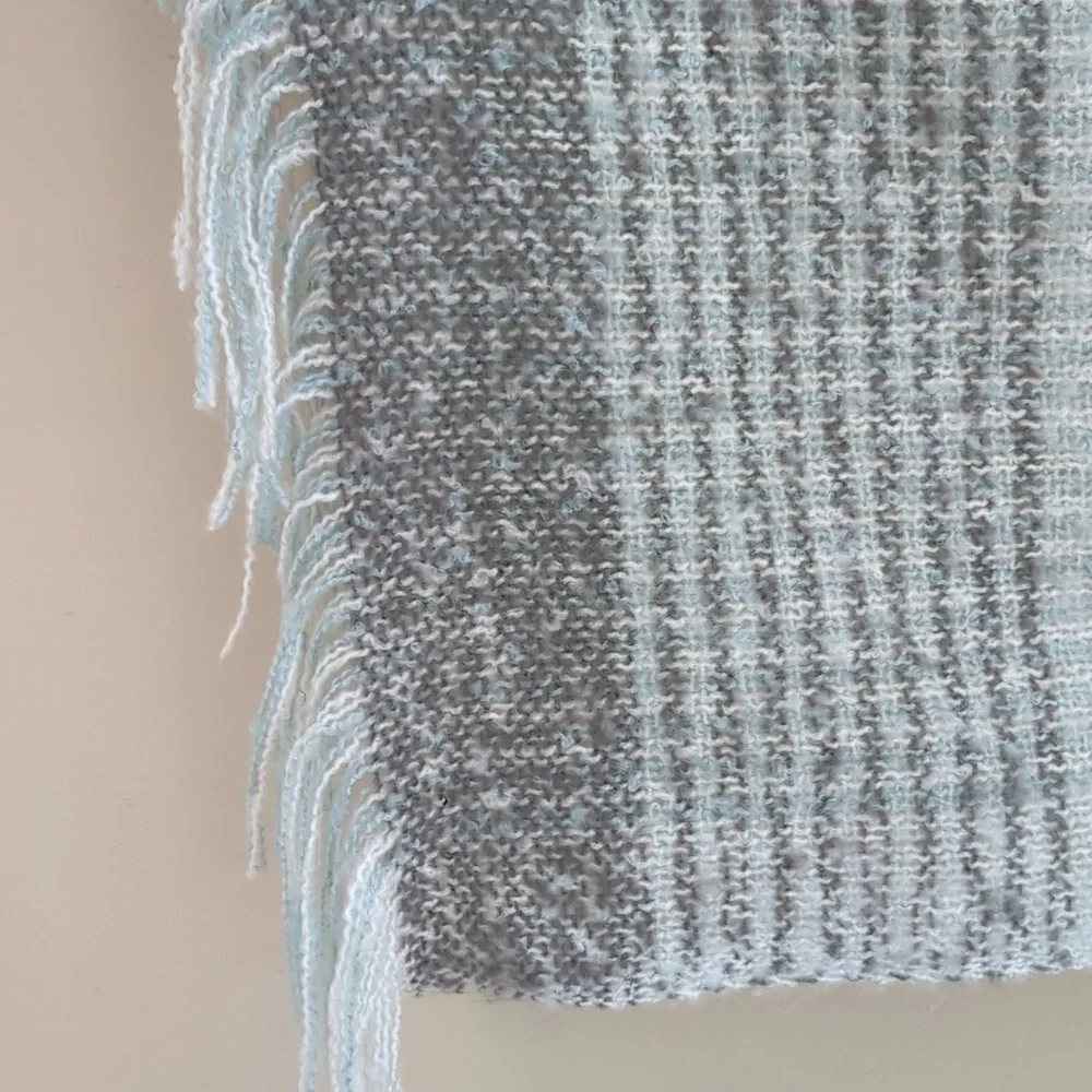 Soft Unbranded Green and Gray Tassel Scarf Winter Autumn Cozy Comfy Plaid